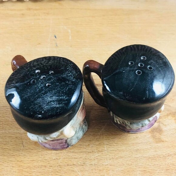Vintage Toby Character Salt and Pepper Shakers Ceramic - Picture 6 of 7